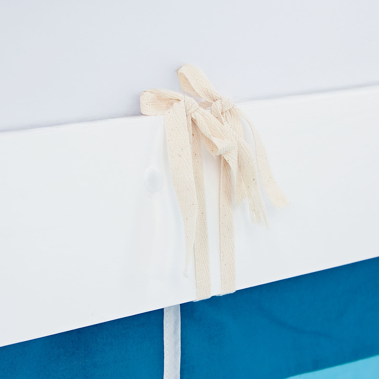 Loft Bed for Kids 90x200 cm White with Curtain in Blue | with Slatted Frame