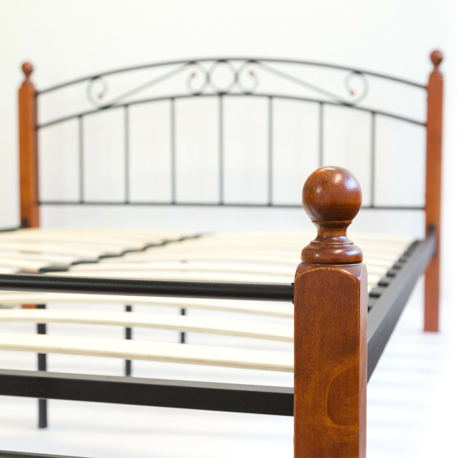 Design Iron Bed Double 180 x 200Wood Slatted black brown bed frame 916 Design Iron Bed Double 180 x 200Wood Slatted black brown bed frame 916